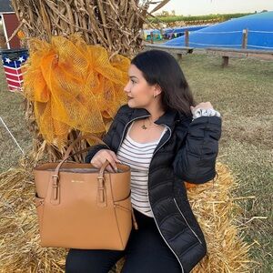 Michael Kors 🤎 Leather MK Tote in Acorn